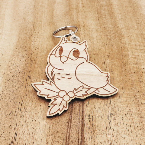 Engraved owl wooden keychain
