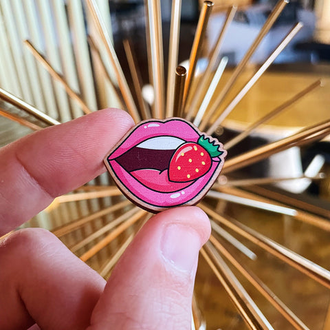 Lips Color Wooden Pin